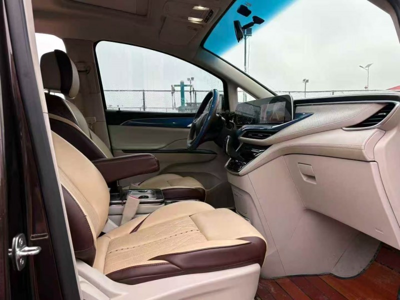 青岛21年别克GL85