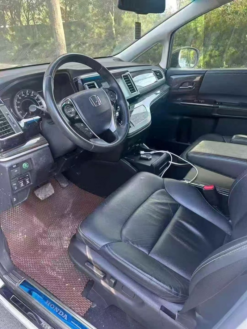 济宁19年本田艾力绅4