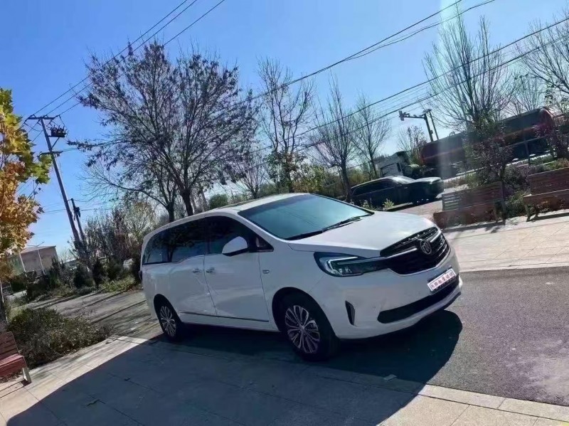 保定23年别克GL83