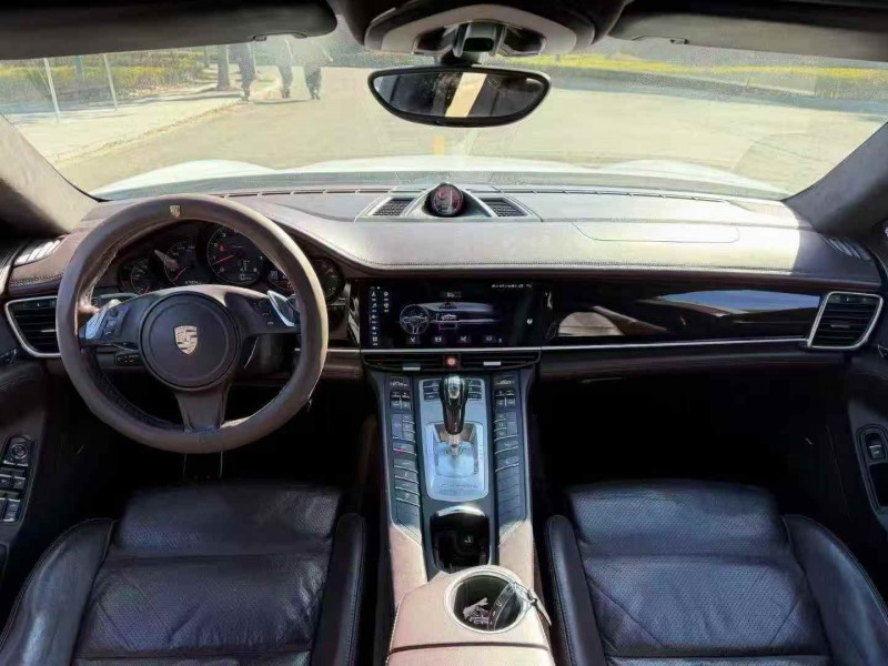 苏州14年保时捷帕拉梅拉5