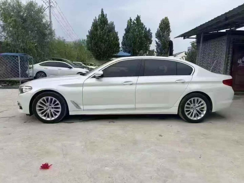 青岛20年宝马5系8