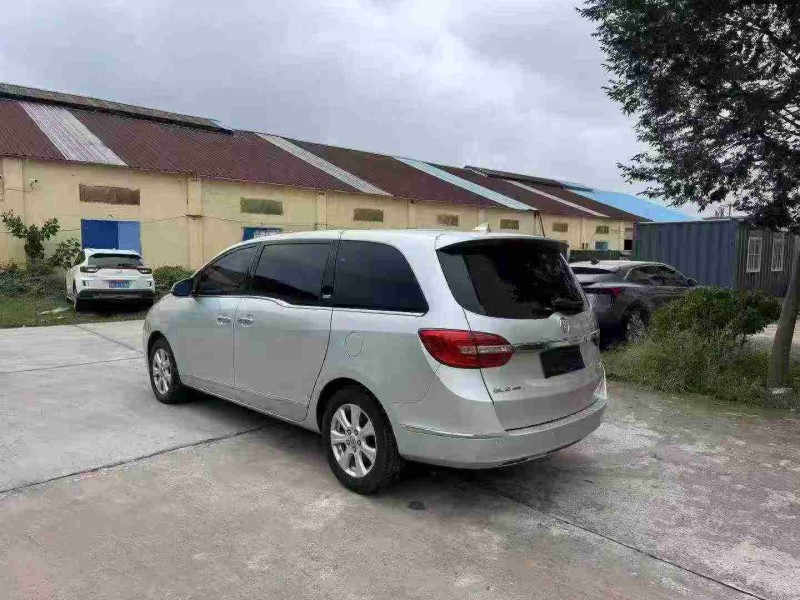 徐州17年别克GL83