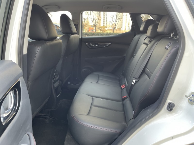 济宁24年日产逍客4