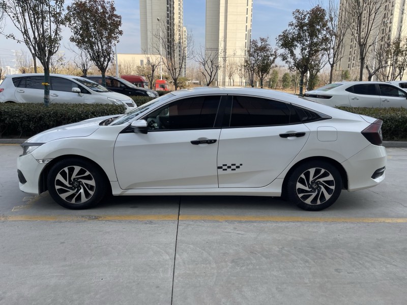 济宁18年本田思域4