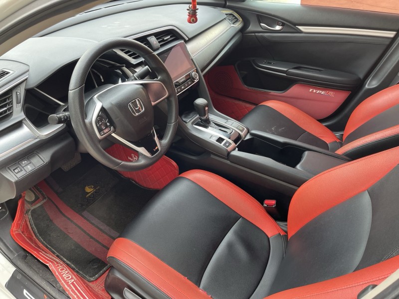 济宁18年本田思域5