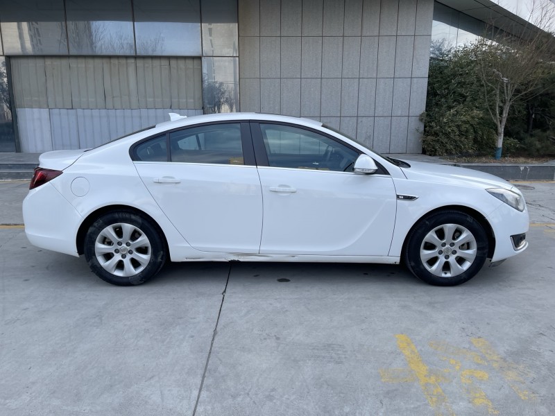 济宁16年别克君威5