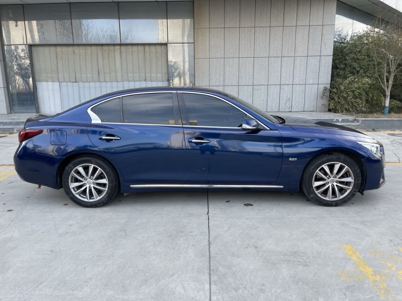 济宁20年英菲尼迪Q50L3