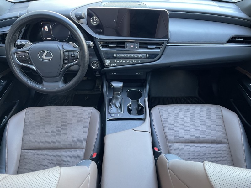 济宁23年雷克萨斯ES3