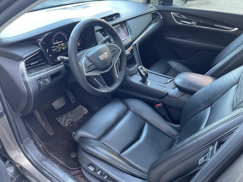 济宁17年凯迪拉克XT54