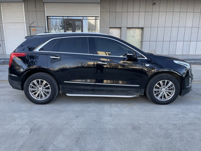 济宁17年凯迪拉克XT58