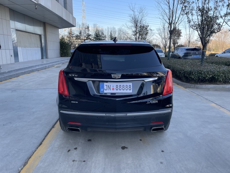 济宁17年凯迪拉克XT59