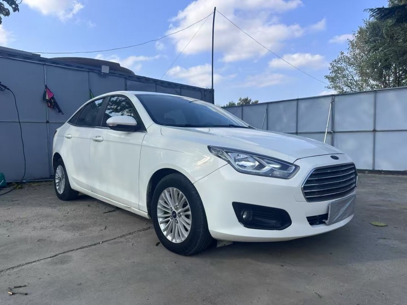 青岛17年福特福克斯2