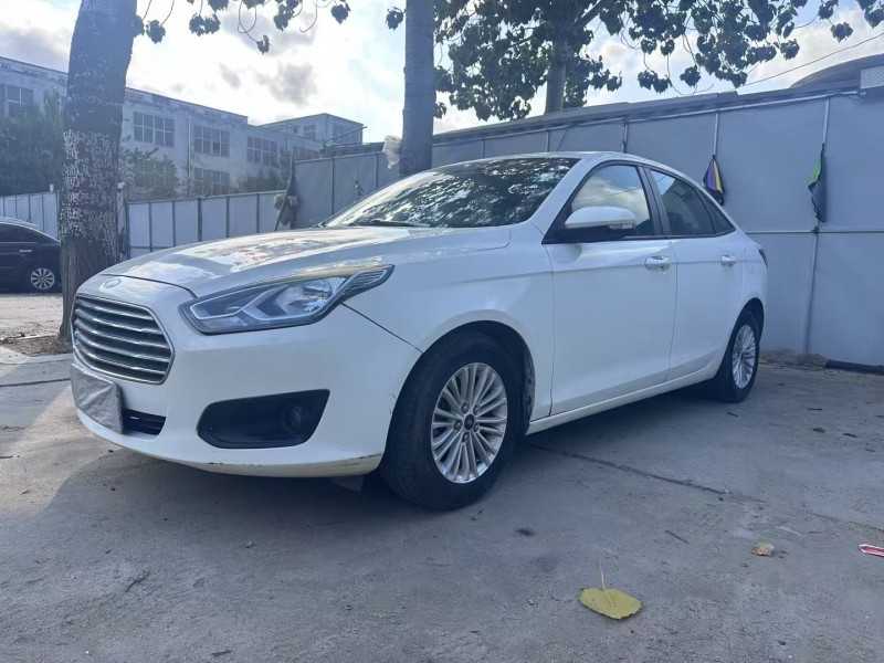 青岛17年福特福克斯3