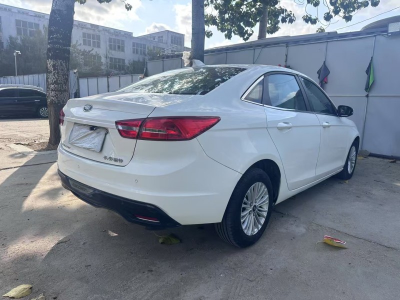 青岛17年福特福克斯7