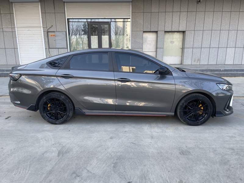 济宁23年吉利缤瑞8