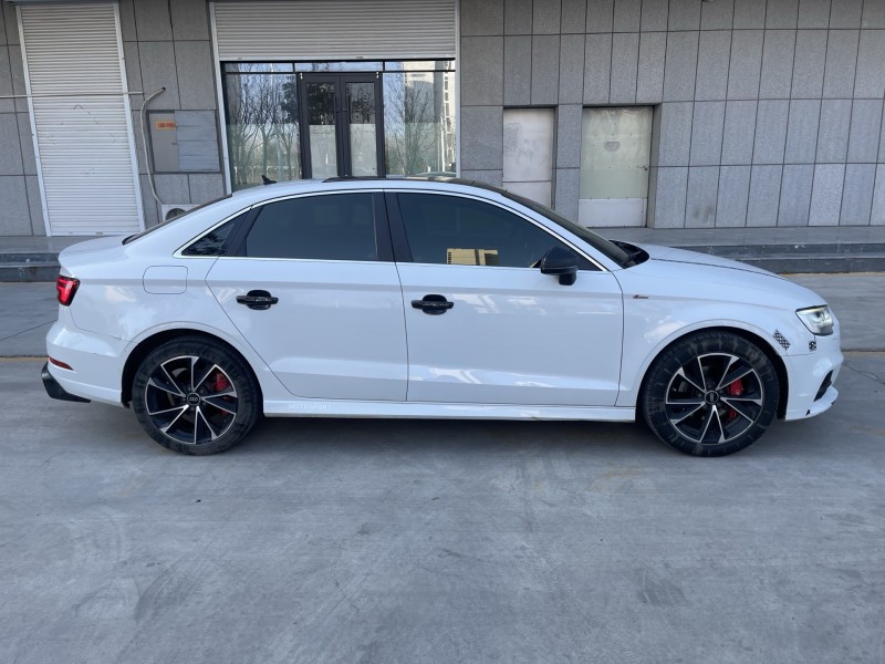 济宁19年奥迪A37