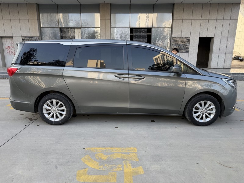 济宁19年别克GL87