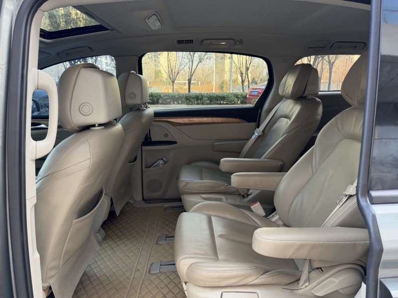 济宁19年别克GL89