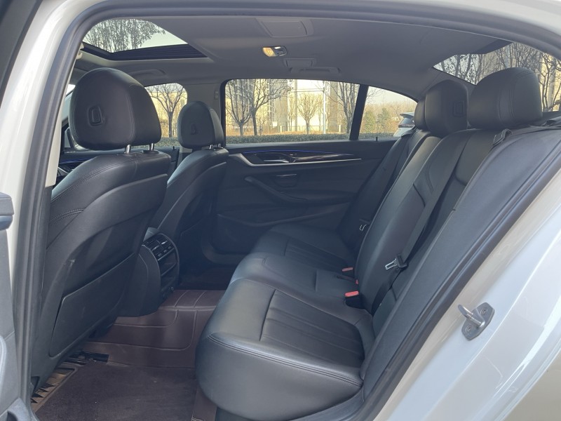 济宁18年宝马5系5