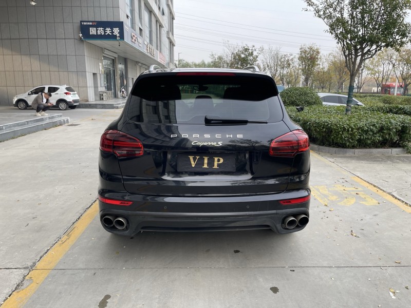济宁16年保时捷卡宴9