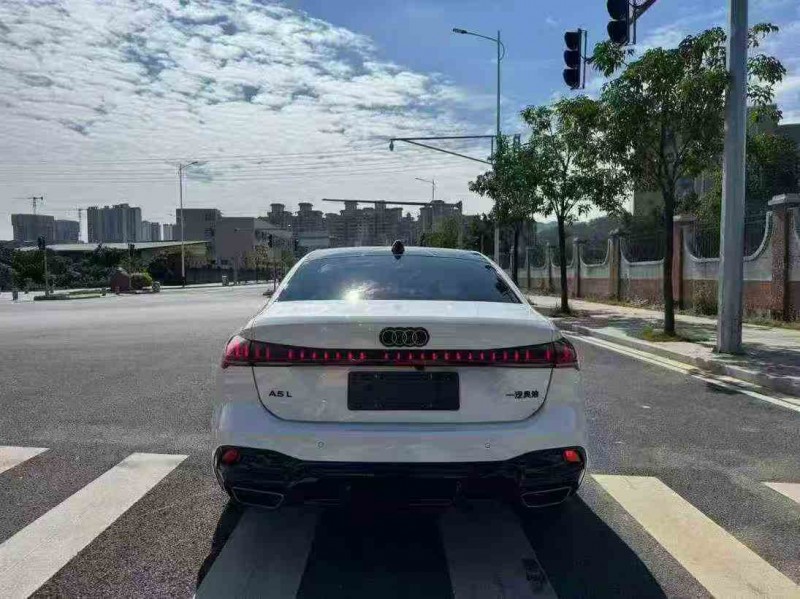 深圳25年奥迪A55