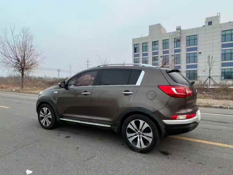 淄博13年起亚智跑3