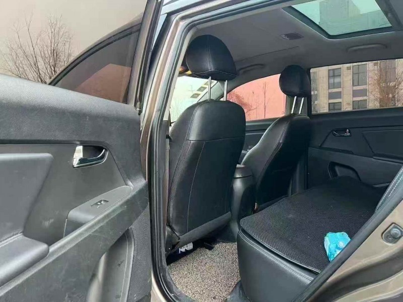 淄博13年起亚智跑8