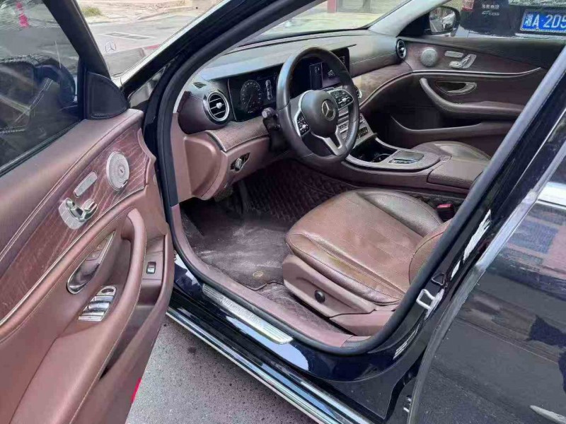 张家界19年奔驰E7