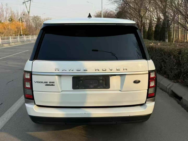 东营17年路虎揽胜行政4