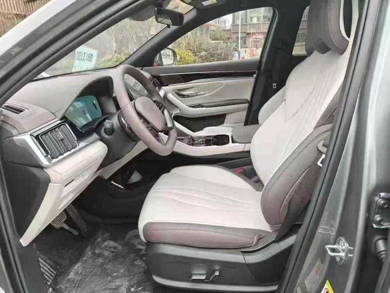 张家界25年比亚迪宋6