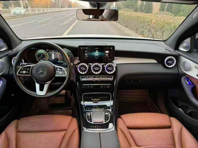 东营21年奔驰GLC4