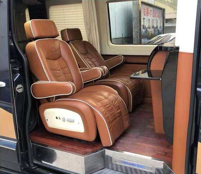 济宁14年奔驰斯宾特4