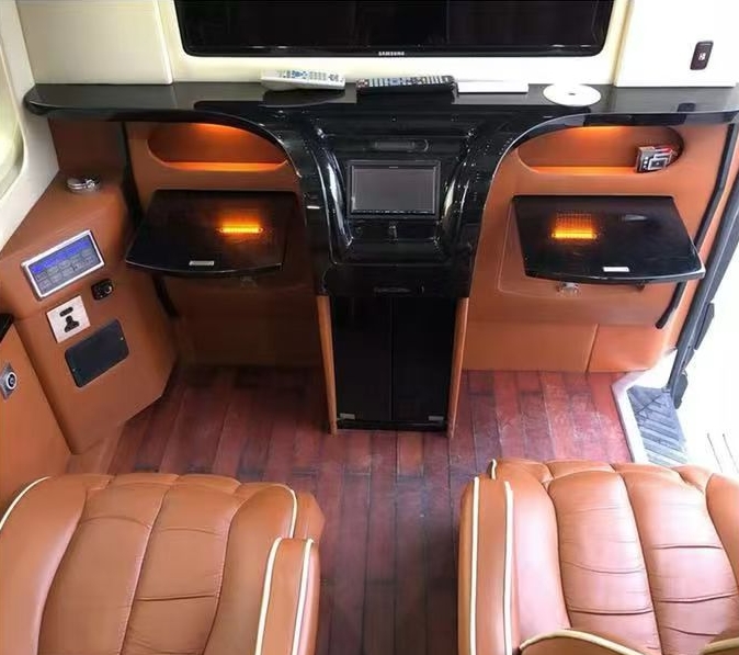 济宁14年奔驰斯宾特5