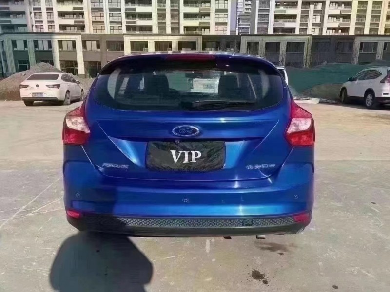 济宁13年福特福克斯9