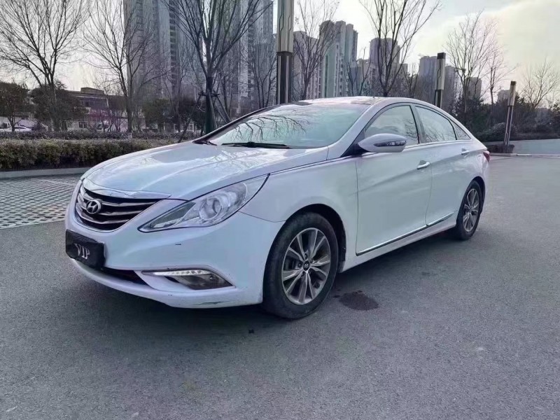 济宁15年现代索纳塔2