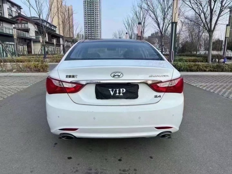 济宁15年现代索纳塔9