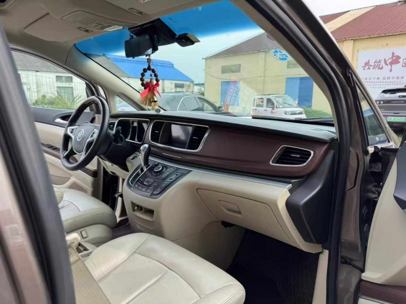 徐州17年别克GL84