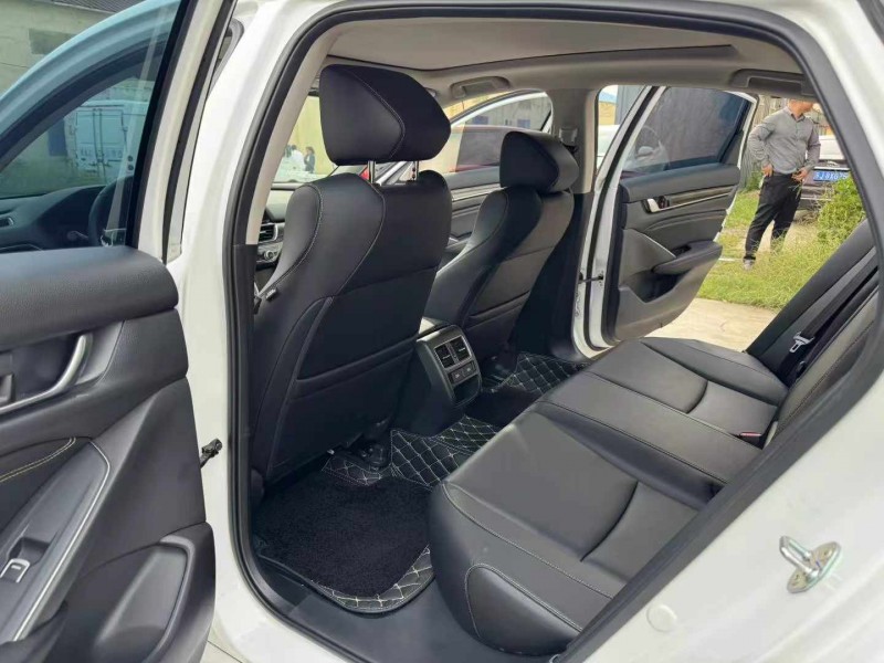 徐州23年本田雅阁8