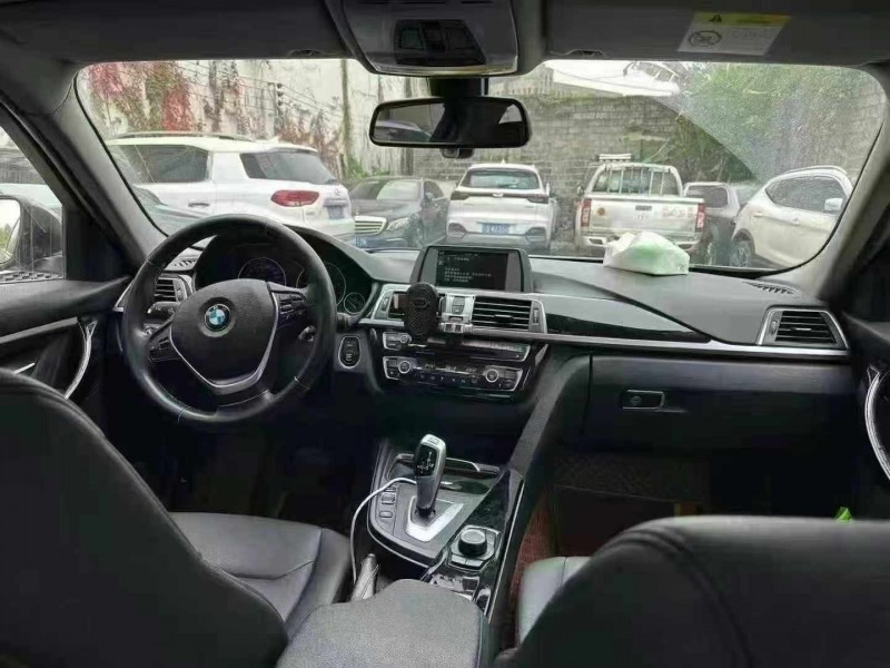 重庆16年宝马3系7