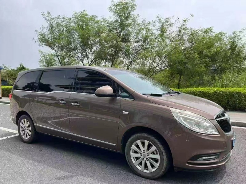 东莞19年别克GL82