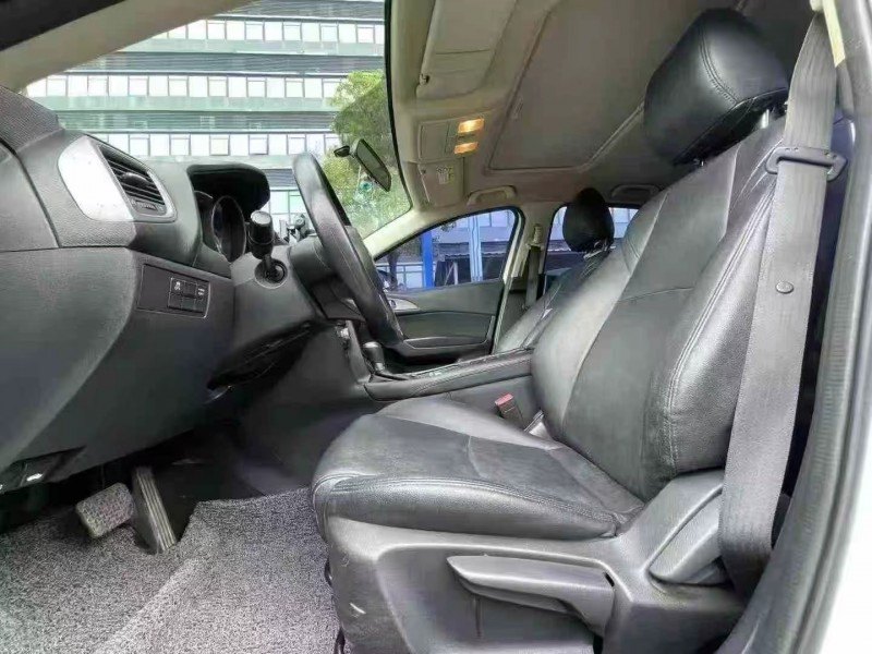 东莞17年马自达昂克赛拉5