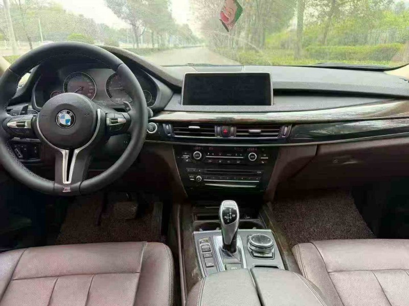 常德17年宝马X54