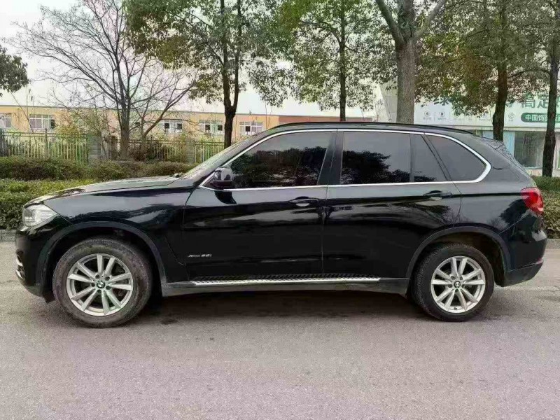 常德17年宝马X57