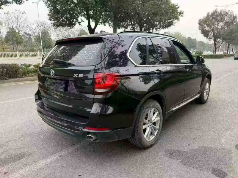 常德17年宝马X58