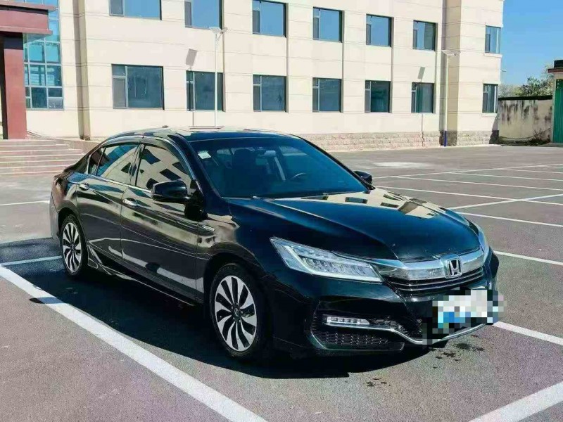 聊城17年本田雅阁3