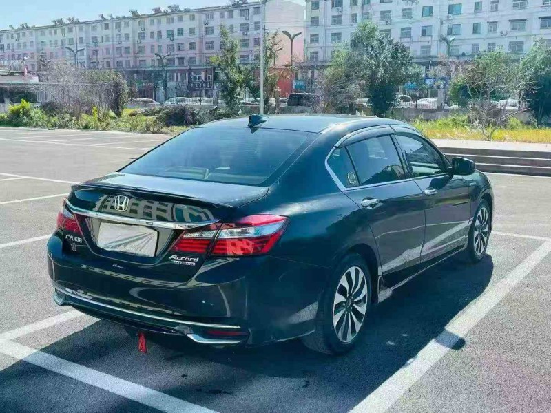 聊城17年本田雅阁8