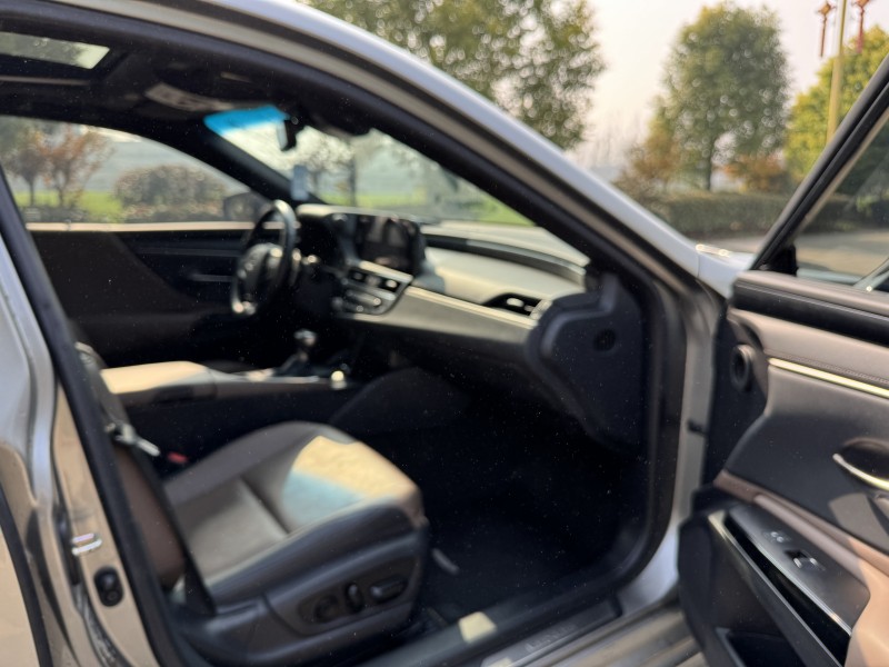 盐城24年雷克萨斯ES8