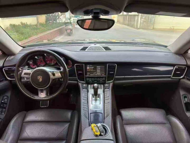 南平15年保时捷帕拉梅拉6