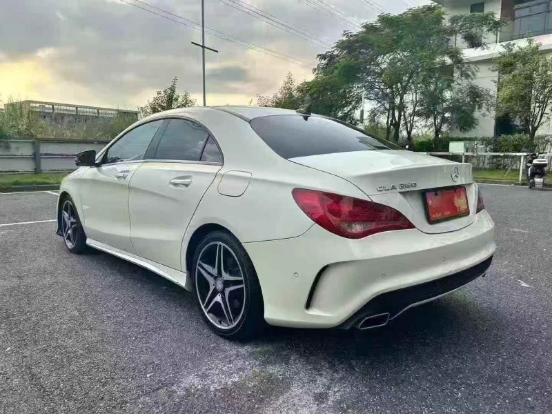 广州16年奔驰CLA7