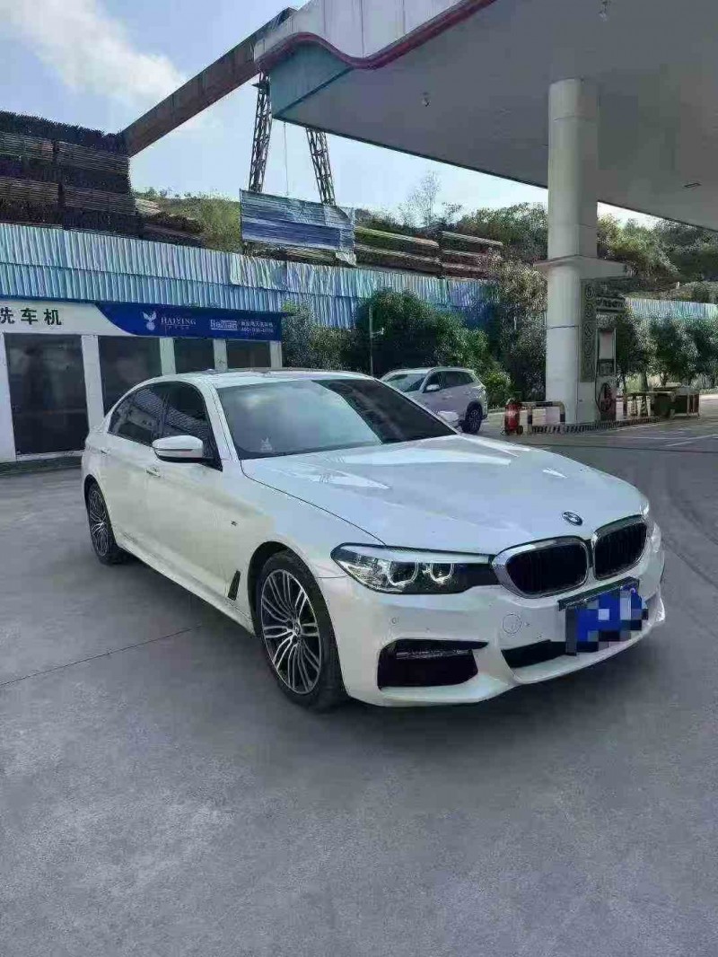 重庆18年宝马5系3